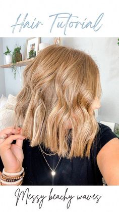 How To Style Short Hair Bob Beach Waves Flat Irons, Undone Waves Short Hair, How To Beach Waves Short Hair, Short Hair Beachy Waves, How To Create Wavy Hair, Messy Waves Short Hair, Wave Curls Short Hair, Soft Waves Short Hair, Loose Waves Short Hair