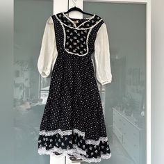 Gorgeous Gunne Sax Style Vintage Midi Dress. Great Condition! Very Cottage Core. 1970s Gunne Sax Dress, Vintage Midi Dress, Sax Dress, Gunne Sax Dress, Vintage Midi Dresses, Gunne Sax, Prairie Dress, Dresses Vintage, Cottage Core