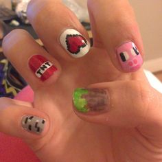 Minecraft nails by panprofesorkicikici Minecraft Nails Designs, Minecraft Merch, Pig Nails, Different Color Nails, Zombie Lover, Really Cute Nails