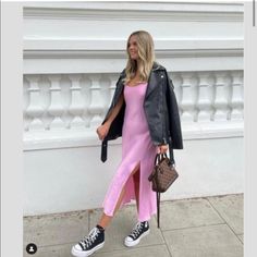 Bloggers Fav Zara Maxi Silk Dress Very Cute Slip Dress Fall Outfit, Converse With Dress, Maxi Silk Dress, Silk Dresses Outfit, Converse Bag, Trainers Converse, Casual Silk Dresses, Slip Dress Outfit, Pink Slip Dress