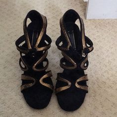 Brand New Never Worn. Bought These In Europe. Super Cool And Comfy! I Just Personally Can’t Wear Heels Anymore. Inside Where You Put Your Feet Is Like A Soft Cushion. Uterque Shoes, Black Pumps Heels, Black Heel, Super Cool, Black Heels, Gold Black, Pumps Heels, Shoes Women Heels, Shoes Heels