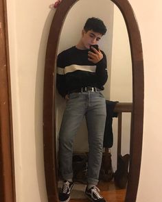 Looks 90s, 90s Vans, Black And White Sweater, Vans Outfit, Trendy Boy Outfits, Clothing Casual