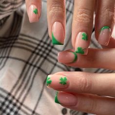 Diduikalor 24Pcs St. Patrick's Day Press on Nails Short French Tip Square Fake Nails Full Cover Shamrock Acrylic False Nails with Green Nail Tips Designs Irish Stick on Nails Shiny Artificial Nails for Women Check more at https://shop.vutha.net/diduikalor-24pcs-st-patricks-day-press-on-nails-short-french-tip-square-fake-nails-full-cover-shamrock-acrylic-false-nails-with-green-nail-tips-designs-irish-stick-on-nails-shiny-artificial-nails-fo/ St Patrick Day Nails Acrylic, St Patricks Day Nails