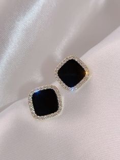 Black Fashionable   Alloy  Stud    Jewelry Luxury Black Earrings For Everyday Wear, Luxury Black Earrings For Everyday, Luxury Black Traditional Earrings, Cheap Black Jewelry, Luxury Traditional Black Earrings, Traditional Black Earrings, 2022 Stud Earrings, Luxury Black Everyday Earrings, Mini Black Earrings