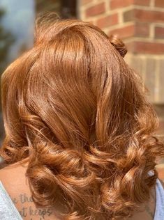 Copper And Honey Blonde Hair On Black Women, Reddish Blonde Hair Color On Black Women, Ginger Brownish Hair, Golden Ginger Hair Black Women, Ginger Hair With Blonde Streak Black Women, Burnt Brown Hair, Spiced Amber Hair Color, Honey Brown Straight Hair, Spiced Amber Hair Color Black Women