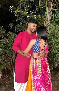 Asthetic Pose Couple, Dandiya Photo Ideas, Dandiya Photo Pose, Garba Night Couple Poses, Couple Pose For Navratri Pics, Dandiya Night Pics, Aesthetic Couple Poses For Navratri, Dandiya Couple Poses