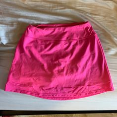 Hot Pink Athletic Skirt Mid-Length Stretchy, Soft Material Size Small Worn Once, Brand New Material Dick’s Sporting Goods Lulu Outfits, Athletic Skirt, New Material, American Eagle Jeans, Soft Material, Mid Length, Hot Pink, American Eagle, Womens Skirt