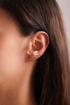 S P I R A L ∙ ⚘ ∙ E A R ∙ ⚘ ∙ C L I M B E R ∙ ⚘ ∙ E A R R I N G S Elevate your style with our stunning Spiral Ear Climber Earrings. These elegant earrings feature a unique climber design that gracefully trails up the earlobe, creating a mesmerizing and eye-catching effect. Versatile yet distinctive, they are the perfect accessory for any occasion, effortlessly blending modern sophistication with everyday wearability. ♡ * Material: High Quality Sterling Silver * Color Options: Available in Gold, Silver and Rose Gold. O T H E R ∙ ⚘ ∙ I N F O R M A T I O N * Luxurious Packaging: Your earrings will arrive in a beautifully crafted gift box, adding an extra touch of luxury to your purchase. ♡ * Whether you want to give yourself a gift or surprise your loved ones, our Spiral Ear Climber Earrings Spiral Ear Cuff, Spiral Wrap Pierced Earrings, Spiral Cartilage Earrings As Gift, Luxurious Packaging, Ear Climber Earrings, Silver Ear Climbers, Ear Climbers Earrings, Ear Climber, Ear Climbers