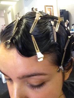 Messy Finger Waves, Long Finger Wave Hair, Finger Waves Mullet, 20s Finger Waves, 1920s Fingerwaves, Hairstyles 1920s, Curly Hairstyles Ideas, Flapper Hair, Finger Wave Hair