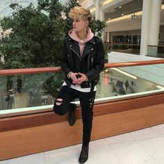 Tomboy Outfits Cute, Style Androgyne, Gender Fluid Fashion, Tomboy Outfits, Tomboy Style Outfits, Androgynous Fashion