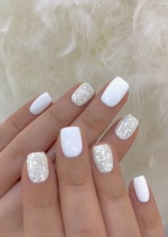 Simple Gel Nail Designs White, Cute Nail Ideas For Graduation, White And Silver Manicure, Ivory Sparkle Nails, White Short Glitter Nails, White With Glitter Acrylic Nails, Nail Designs For Concert, Dip Nail Ideas Round, White Blue Glitter Nails