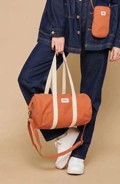 Everyday Satchel Duffle Bag With Pockets, Trendy Everyday Duffle Bag With Zipper Closure, Trendy Everyday Duffle Bag With Luggage Sleeve, Bag Upcycling, Leather Origami, Eyeglass Jewelry, Linen Armchair, Sac Week End, Childrens Backpacks