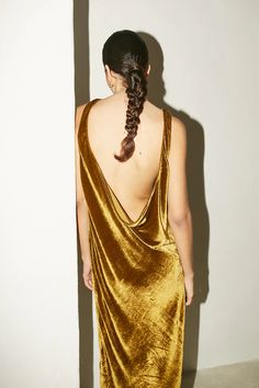 Oro Silk Velvet Anna Dress – DATURA Gender Performance, Moh Dress, Mob Dress, Dress Code Wedding, Anna Dress, Gold Gown, Color Season, Dark Autumn, Party Fits