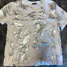 Questions? Leave A Comment Below! Summer Silver Crew Neck T-shirt, Silver Crew Neck T-shirt For Summer, Silver Graphic Print Top For Summer, Summer Silver Top With Graphic Print, Summer Silver Graphic Print Top, Zara White, Zara Tops, Zara Women, White Silver