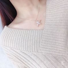 Highlight: Famous Star Style Product Information OriginJapan MaterialAkoya Pearl and 18k Gold Dimensions2.3 x 3.3 cm Pearl Shaped: Round Size: 3-4.5 mm Quality: AAA Nacre: Very Thick Color: White Luster: Aurora Accessories Metal: 3.45g of 18k Rose Gold Other: None Exclude Chain Fine Jewelry In Rose Gold With Star Charm, Fine Jewelry Rose Gold With Star Charm, Fine Jewelry Rose Gold Star Charm, Luxury White Star-shaped Jewelry, Rose Gold Pendant Necklace With Star Charm, Rose Gold Star Charm Pendant Necklace, Elegant Rose Gold Star Necklace, Rose Gold Star Charm Jewelry For Anniversary, Dainty Star-shaped Rose Gold Jewelry