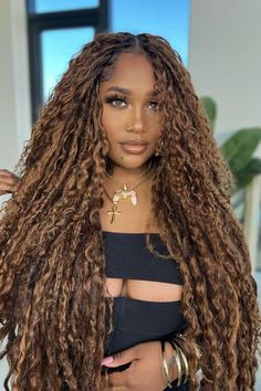 honey brown locs with highlights 90s Hair Color, Iconic Hair Color, Honey Highlights On Brown Hair, Highlights On Brown Hair, Honey Highlights, Haute Hair, Instagram Highlight Covers