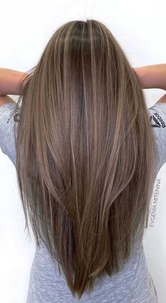 Thinking about switching things up this year? It just might be the perfect time to try out a new shade for your hair. New... Brunette Hair Color With Highlights, Best Hair Color, Honey Hair, Blonde Hair With Highlights, Hair Color Highlights, Brown Blonde Hair