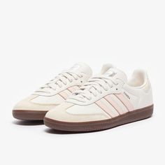 Adidas Shoes Women Outfit Samba, Adidas Samba Beige, Adidas Leather Shoes, Cute White Shoes, Sambas Adidas Women, Adidas Women Sneakers, Samba Style, White Samba, Women Classic Style