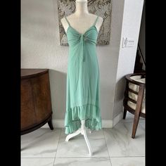 Women's Sleeveless High-Low Hem Chiffon Dress - Wild Fable Aqua Green Xs Nwt. Condition Is New With Tags. Shipped With Usps Ground Advantage. Green Chiffon Midi Dress For Beach, Sleeveless Chiffon Sundress For Brunch, Green Chiffon Midi Dress For The Beach, Chic Chiffon Midi Sundress, Spring Beach Sleeveless Chiffon Dress, Spring Vacation Sleeveless Chiffon Dress, Summer Vacation Sleeveless Chiffon Dress, Summer Vacation Chiffon Sleeveless Dress, Summer Sleeveless Chiffon Dress For Vacation