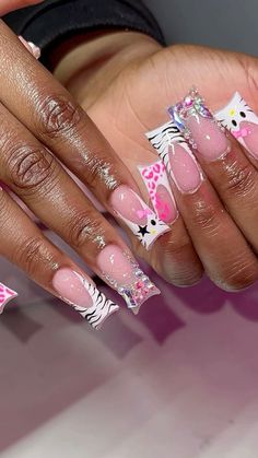 Hello Kitty Painting With Grills, Hello Kitty Face Nails, Hello Kitty Freestyle Nails, Bape Hello Kitty Nails, Medium Nails Acrylic Hello Kitty, Birthday Nails Hello Kitty, Cheetah Hello Kitty Nails, Helooo Kitty Nails, Basic Hello Kitty Nails