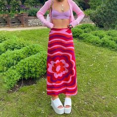 Barbie Aesthetic Outfit Dresses, Barbiecore Aesthetic Outfit, Juliet Aesthetic, Skirts 2022, Style Roots, Ella Enchanted, Printed Long Skirt, Looks Pinterest, Dopamine Dressing