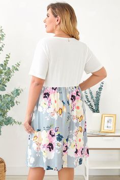 White Plus Size Floral Print Colorblock Midi Dress Casual White Dress With Floral Patchwork, White Floral Patchwork Short Sleeve Dresses, Multicolor Spliced Short Sleeve Dress, Casual White Color Block Dress, White Short Sleeve Dress With Splicing, Royalty Fashion, Denim Sweatshirt, Midi Dress Plus Size, Surplice Dress