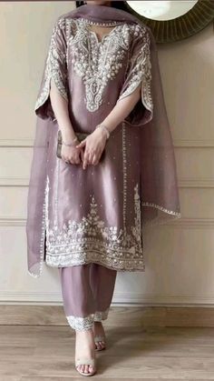 Party Wear Outfits, Designer Suits For Wedding, Suits For Women Indian, Modest Dresses Casual, Sleeves Designs For Dresses