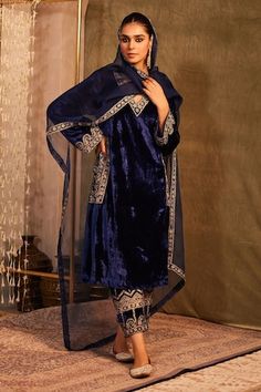 Midnight blue kurta with aari, sequin, cutdana, mirror embellishment. Paired with pant and dupatta. - Aza Fashions Velvet Punjabi Suits, Velvet Kurta Set, Velvet Pakistani Dress, Blue Velvet Suit, Bridal Suits Punjabi, Velvet Outfits, Velvet Suit Design, Velvet Kurta, Bridal Suits