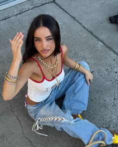 Pakaian Hipster, 00s Mode, Streetwear Outfit Ideas, Foto Tips, Looks Party, Tomboy Outfits, 90s Streetwear, Streetwear Fashion Women, Dinner Outfits