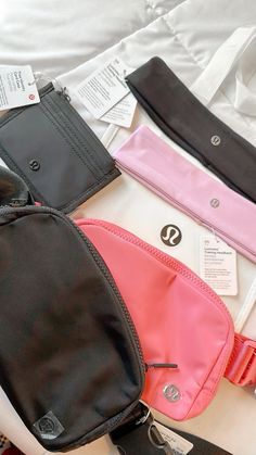 Lululemon Lunch Bag Aesthetic, Lululemon Lunch Bag, Boat Party Outfit Summer, Party Outfit Summer Night, Lululemon Purse, Outfit Ideas Athletic, Bags Lululemon, Sporty Outfit Ideas