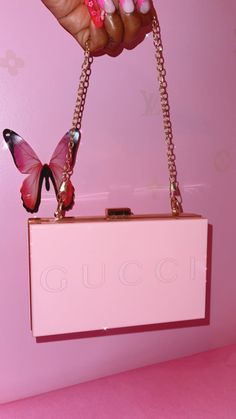 Gold Long Chain, Gucci Clutch Bag, Gucci Clutch, Acrylic Clutch, Pink Pineapple, What A Girl Wants, Girly Bags, Pink Phone Cases, Pink Bling