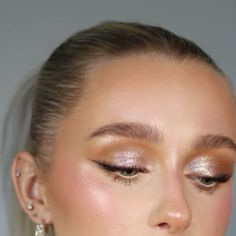 Natural Dramatic Eye Makeup, Makeup For Sequin Outfit, Soft Glam Shimmer Eye Makeup, Simple Shimmery Makeup, Eye Makeup For, Neutral Eye Makeup Looks, Bridesmaid Winter Makeup, Makeup Looks Christmas Party, Bride Makeup Sparkle