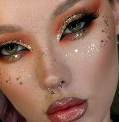 Orange Festival Makeup Looks, Fantasy Glam Makeup, Rave Makeup Glitter Jewels, Gold Makeup Festival, Gold Carnival Makeup, Boho Glam Makeup, Orange Gold Makeup, Glitter Makeup Looks Festival, Gold Glam Makeup Glitter