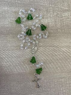 Rosary Collection, Christmas Rosary, Pray The Rosary, Christmas Tree Beads, Evergreen Christmas, Decade Rosary, Praying The Rosary, Perfect Christmas Gifts, Rosary