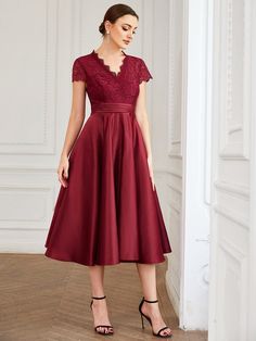 Scrolling for a unique dress with pockets that is hard to resist for a charismatic look? Then this party prom dress is perfect to order immediately. Its sheer bodice has a romantic charming appearance with appealing cut-work short cap-sleeves and zig-zag-edged V-neckline. The slimming waist belt is adorned with symmetrical multiple plates paired with a lace bodice enough to guarantee a charming look on your special day. The knee-length skirt flaring gracefully from the fitted waist adds delicacy Perfect Figure, Ever Pretty, Womens Cocktail Dresses, Lace Bodice, Wedding Dresses Simple, Unique Dresses, Knee Length Skirt, Prom Party Dresses, Dress With Pockets