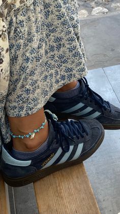 Dr Shoes, Shoe Wishlist, Adidas Vintage, Looks Street Style, Aesthetic Shoes