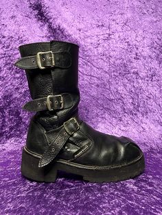 80s Boots Women, 80s Biker Aesthetic, Black Leather Emo Moto Boots, Emo Leather Moto Boots, Black Boots Aesthetic, Goth Buckle Boots, 80s Boots, Black Gothic Platform Boots With Buckle Closure, Gyaru Kawaii