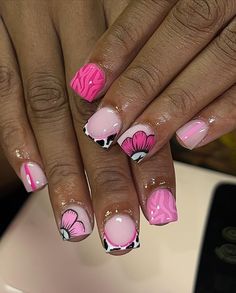 Back 2 School Nails Short, Short Acrylic Nails Designs Birthday, Khloe Nails, Pink Christmas Nails Short, Bday Nails Ideas, Bday Nails Ideas Short, Baddie Nail Ideas, Kid Nails, Nails Ideas Short