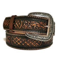 Show off your casual flair with this stunning embossed  hand painted leather belt! Crafted from veg-tan real leather, it features convenient snaps for quick buckle removal. Ideal for both casual and formal wear, this belt will infuse a hint of western elegance into any ensemble. Vintage vibe and western-inspired design  *HANDMADE  with love and care with help of  talented artisans for an authentic look. *EMBOSSED LEATHER, engraved classic buckle *Features snaps for easy REMOVAL  OF THE BUCKLE  ? Leather Engraved, Belt Western, Handmade Belt, Handmade Leather Belt, Handmade Belts, Outfit Vintage, Western Belt, Belt For Women, Leather Artisan