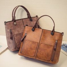 Designer Leather Bags, Bags Casual, Pocket Handbag, Casual Tote Bag, Vintage Lady, Handbags Casual, Leather Bag Women, Casual Tote, Pocket Bag