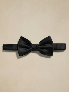 We crafted this bow-tie from stunning silk satin, a traditional and timeless choice.  It arrives pre-tied, so there's no need to worry about tying the perfect knot.  Bow tie is pre-tied.  Adjustable slider strap with hook fastening. Men Ties, Knot Bow, Mens Bow Ties, Pocket Squares, Men's Suits, Suit Separates, Tall Guys, Tie And Pocket Square, Bow Ties