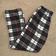 Nwot Cambridge Classics Flannel Warm Pj Pants Size Large Very Warm And Cozy Pants New Without Tags! 100% Polyester Casual Winter Sleep Bottoms, Cozy Black Bottoms For Pajama Party, Cozy Pants, Pj Pants, Cambridge, Warm And Cozy, Women's Intimates, Pajamas, Black White