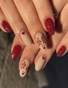 Season Transition Nails, Tan Christmas Nails, Holiday Nails Winter Christmas Simple, Christmas Nails Acrylic Short, Colorful Nails