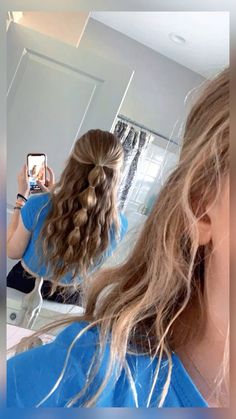 Easy Hairstyles For Long Hair Pictures, Up Do Simple Hairstyles, Hair For Music Festivals, Cute Easy Hairstyles For Straight Hair Half Up Half Down, Cute Hairstyles With Straight Hair Ideas, Half Up Half Down Hair With Ponytail, Cute Hairstyles With Leggings, Fun Hair Ideas For Long Hair, Haunted House Hairstyles