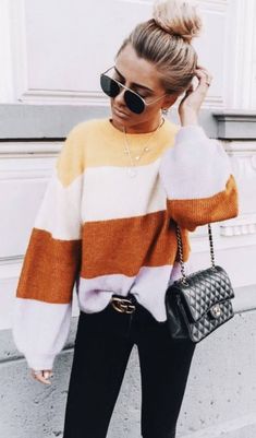 45 Lovely Fall Outfits To Try Now / 47 #Fall #Outfits Simple Winter Outfits, Fashion Jobs, Fall Trends Outfits, Mode Boho, Black Ripped Jeans, Bohol, Cooler Weather, 2000s Fashion, Mode Vintage