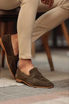 Ace Neolite Khaki Suede Loafers Loafer Sneakers, Penny Loafer, Shoe Gifts, Suede Loafers, Monk Strap, Looks Style, Penny Loafers, Lace Boots, Primavera Estate