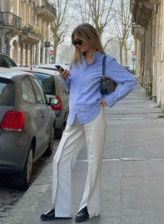 french maternity style oversized shirt wide-leg pants Dress Like A French Woman, French Maternity, Fashion Inspo Instagram, Chic Maternity, Summer Maternity Fashion, Maternity Street Style, French Summer