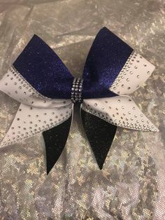 Christmas Cheer Bows, High School Hairstyles, Entrepreneur Kids, Cheerleading Bow, Cheer Things