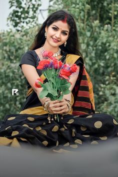 Arushi Sharma, No Dp, Holi Pictures, Bride Photography Poses, Bridal Dress Design, Black Image, Indian Beauty Saree, Beautiful Outfits