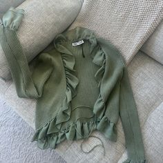 Never Worn Casual Spring Cardigan For Party, Spring Casual Cardigan For Party, Chic Spring Cardigan With Ruffles, Chic Ruffled Spring Cardigan, Trendy Ruffled Spring Cardigan, Spring Trendy Ruffled Cardigan, Green V-neck Top With Ruffles, Ruffle Sweater, Colorful Sweaters